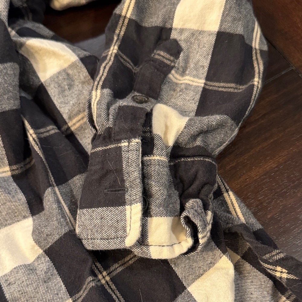 Universal Thread Checkered Button Down Shirt - Picture 3 of 4